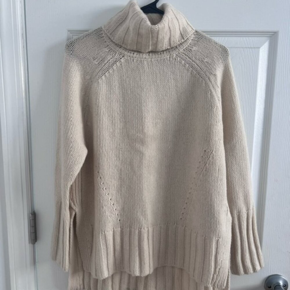 NWT - Reiss Cream Cashmere Blend Turtleneck Sweater (Small)